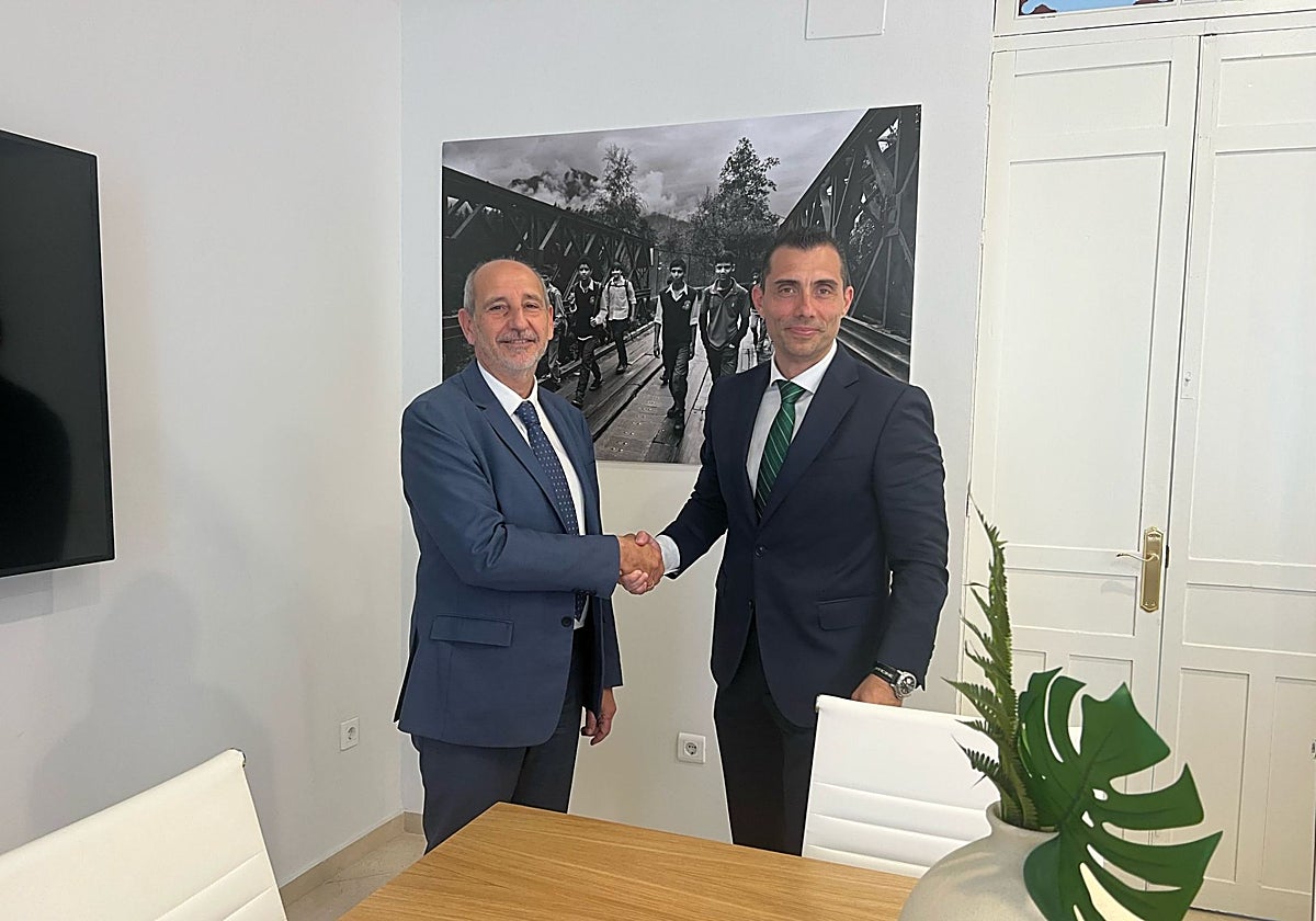 Marcos Peña, junto a Manuel Camas