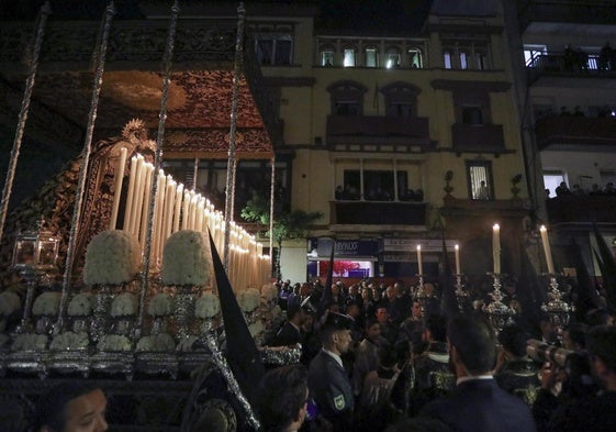 La Virgen del Mayor Dolor y Traspaso por la Campana ante la Reina Sofía