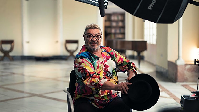 Antonio Canales, quien estuvo bajo las órdenes de Antonio cuando éste era director del Ballet Nacional de España, interviniendo en el documental