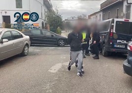 La Policía Nacional desarticula una organización criminal que explotaba a temporeros en Sevilla