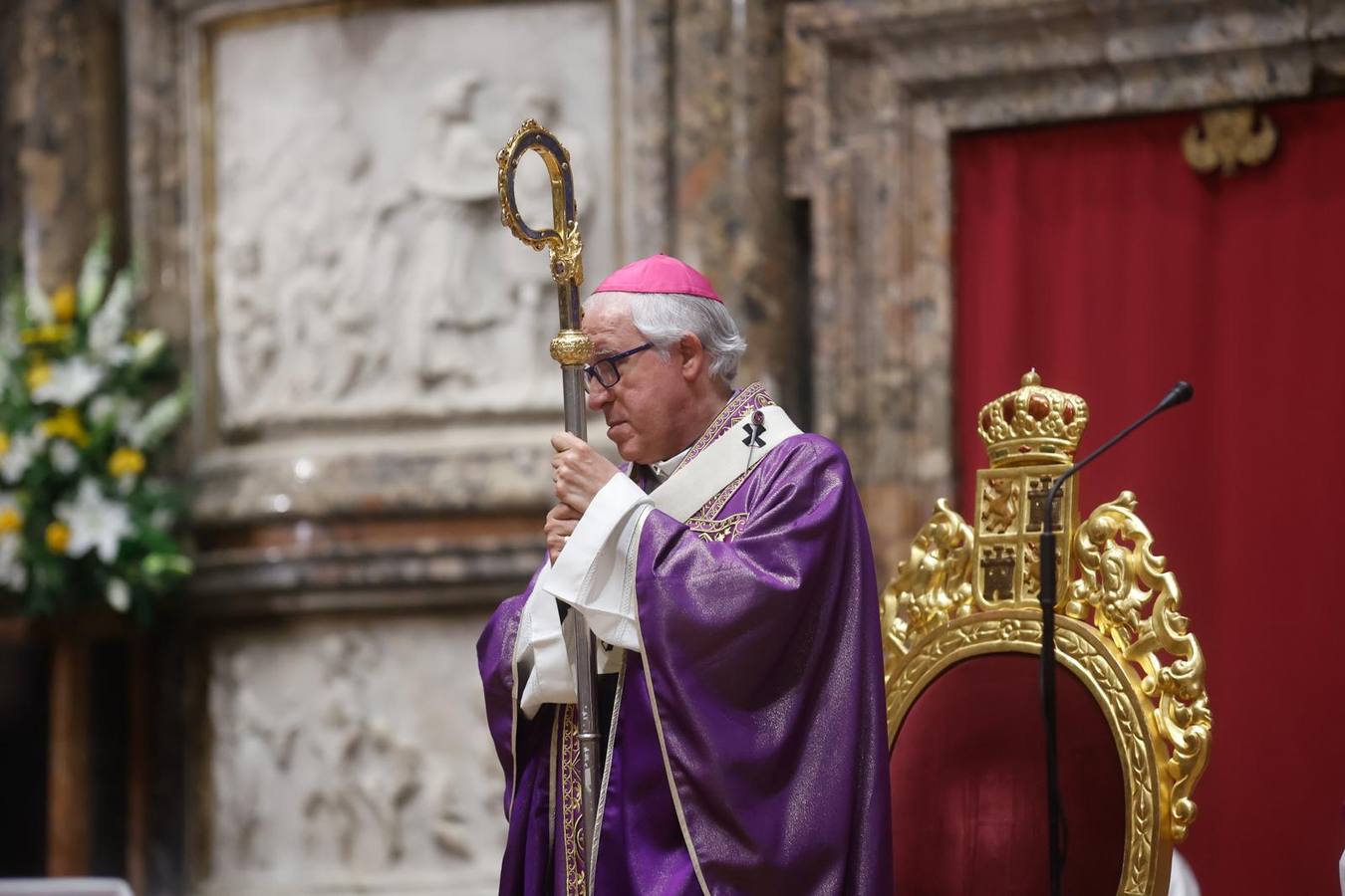 La misa por el Papa Francisco se ha celebrado en el Trascoro de la Catedral de Sevilla