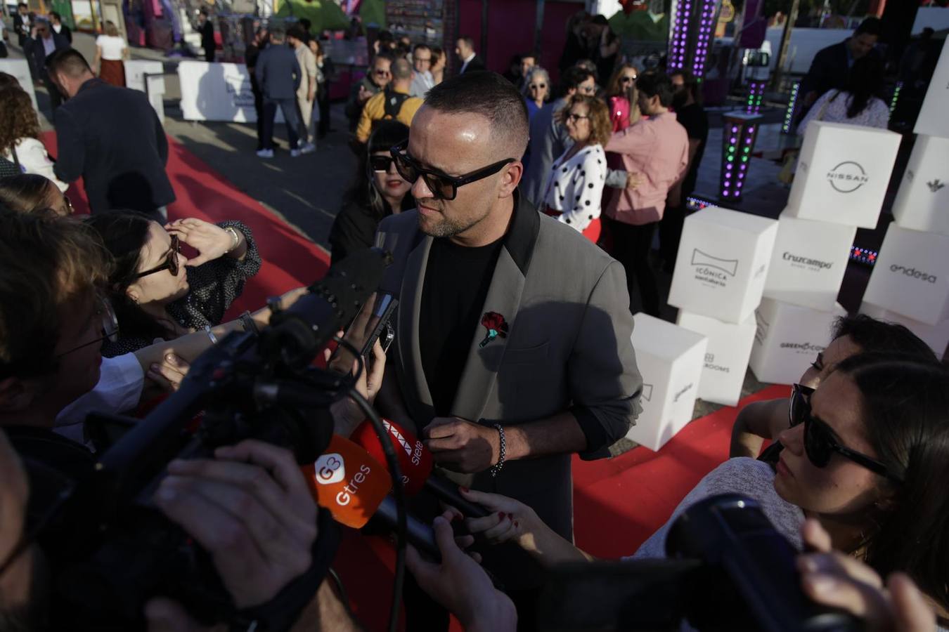 Numerosos artistas acudieron a la presentación del Icónica Santalucía Sevilla Fest 