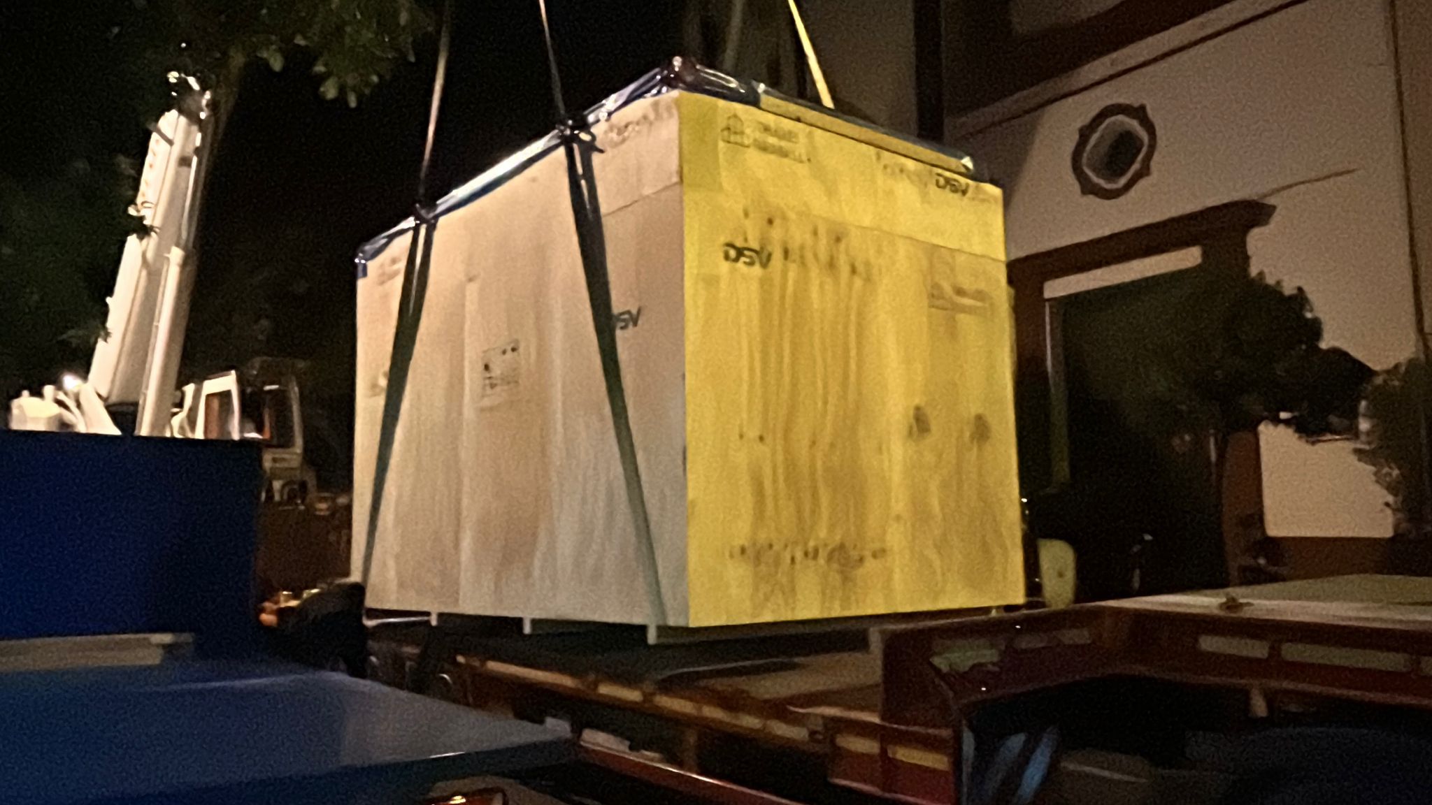 Los preparativos para el traslado del paso del Cachorro a Roma, en imágenes