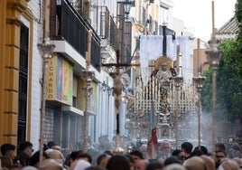 El traslado de la Virgen de los Desamparados del Alcosa, en imágenes