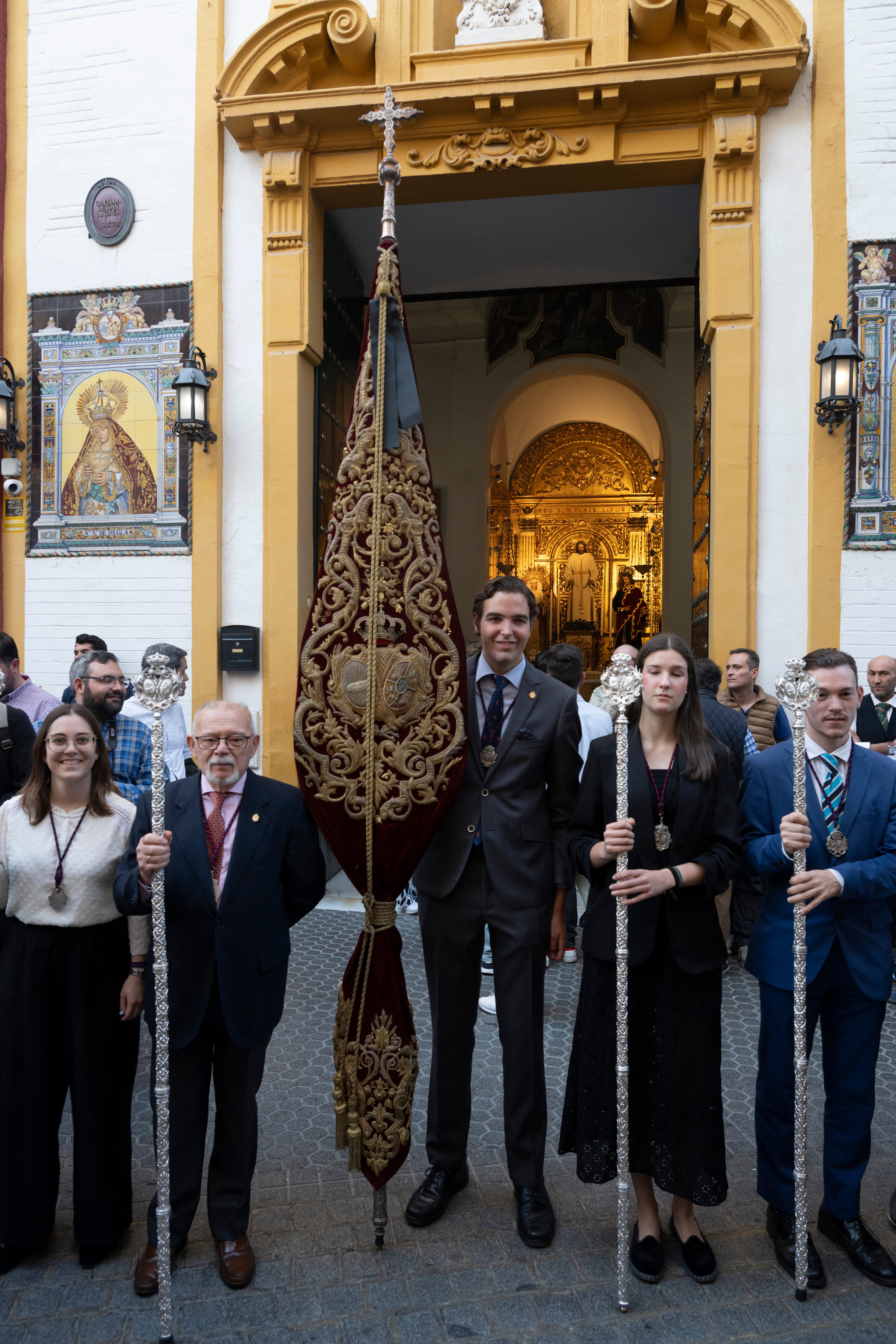 El traslado de la Virgen de los Desamparados del Alcosa, en imágenes
