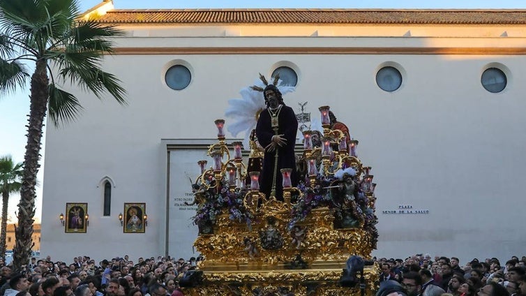 Los Gitanos desmiente haber impedido acceder a los músicos de Virgen de los Reyes a su santuario el Lunes Santo