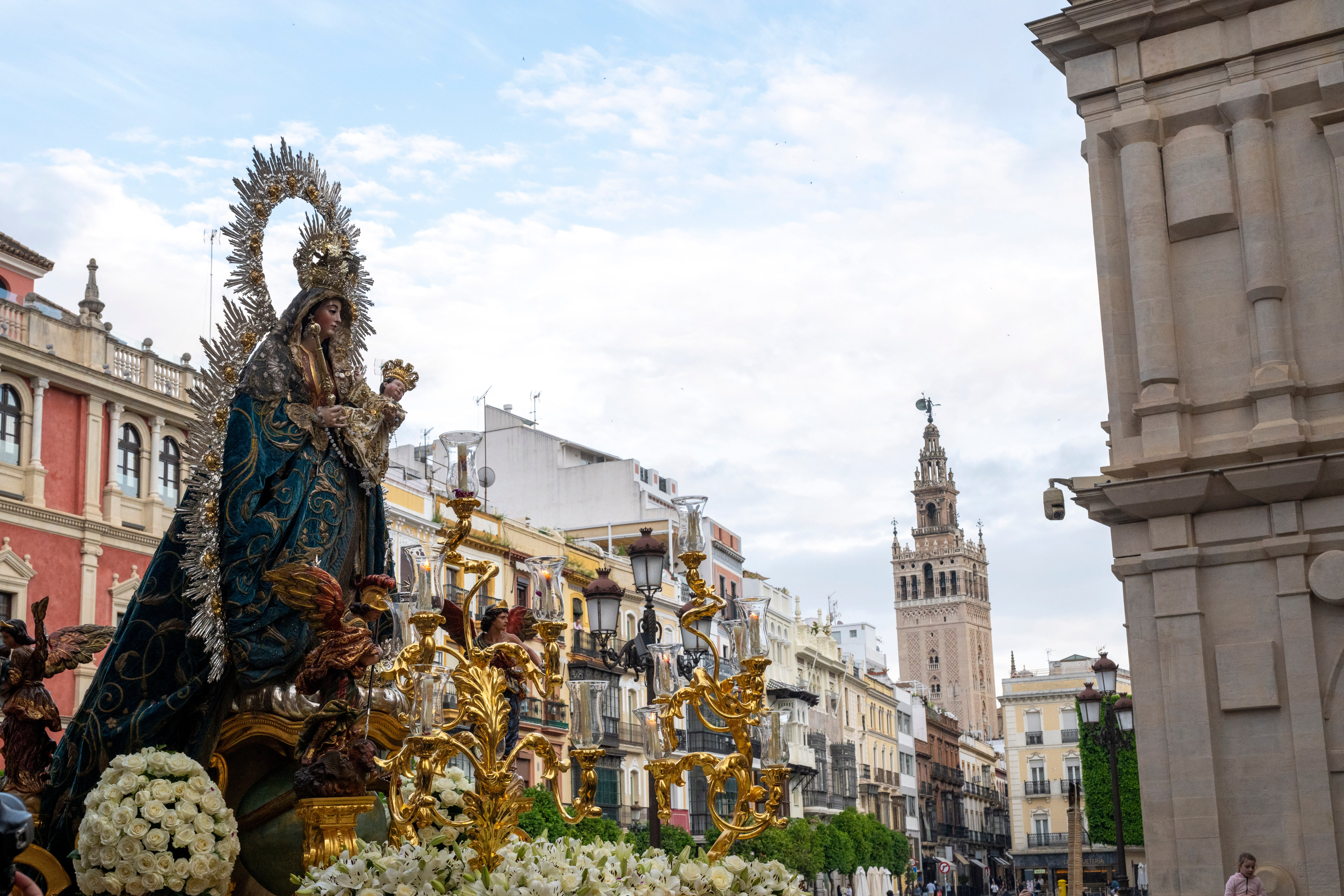 La procesión de San José Obrero y la Salud de San Isidoro, en imágenes