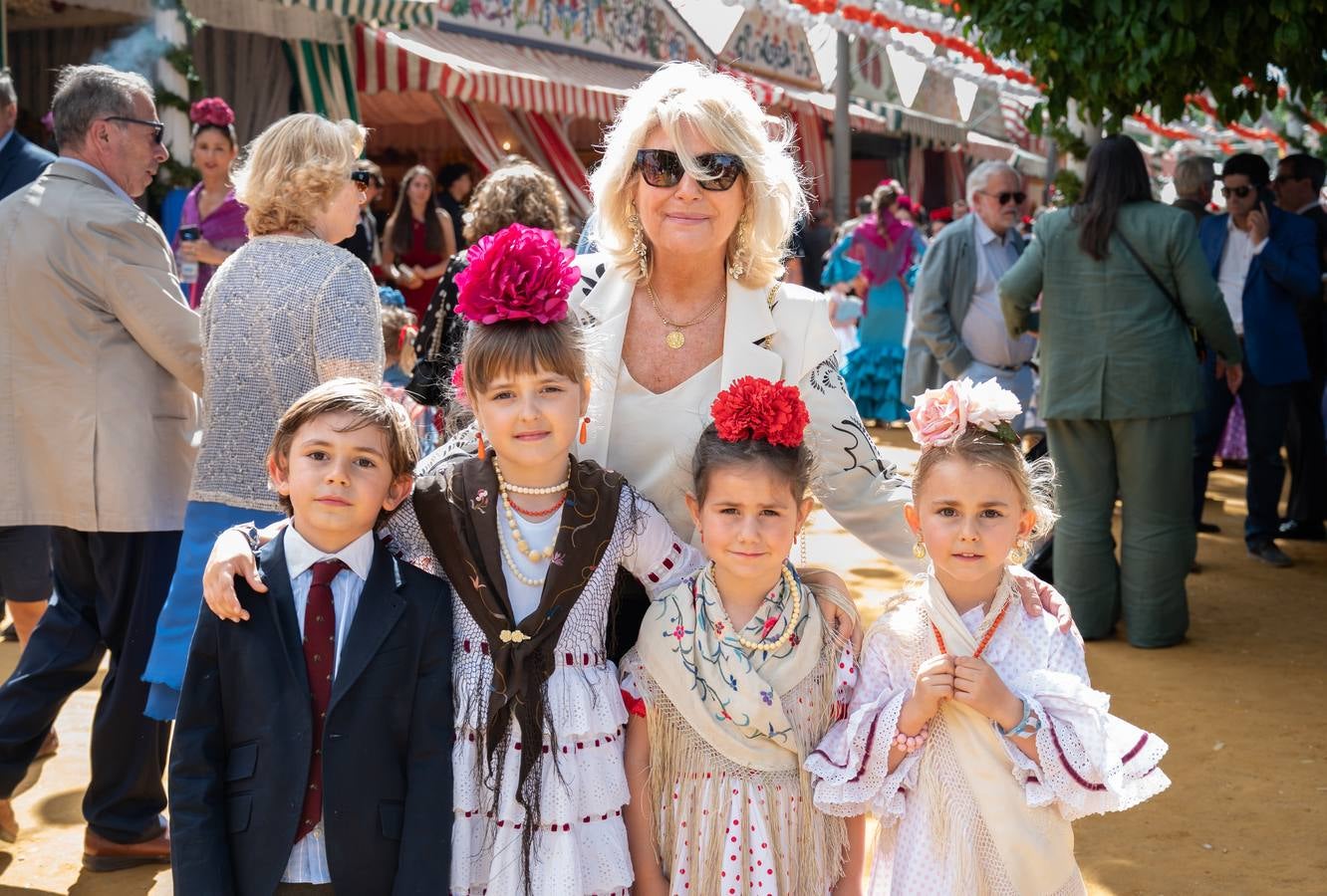 Rodrigo Maeso, Anunciata Escatllar, María y Nuria Maeso y la marquesa de la Rosa