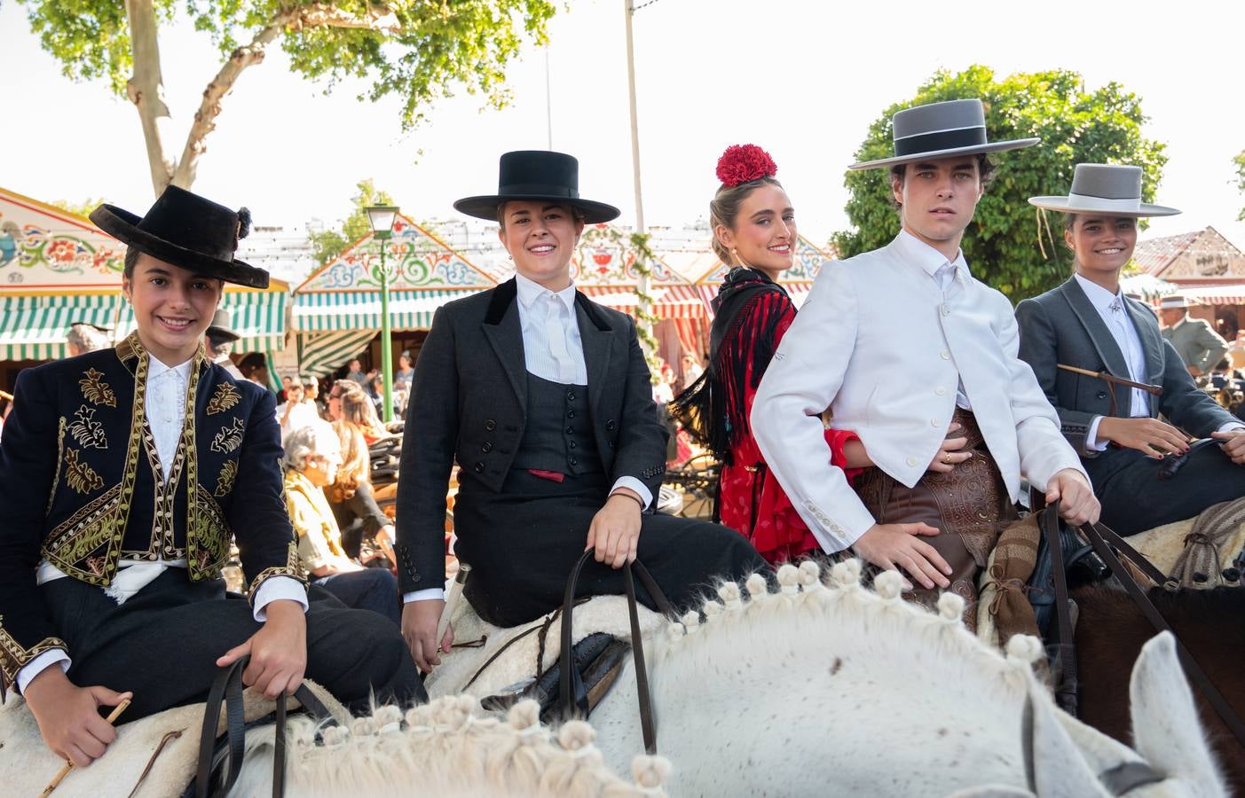 Concha y Ángela Parladé, Blanca Muñoz, Luis Parladé y Zenaida Falconde