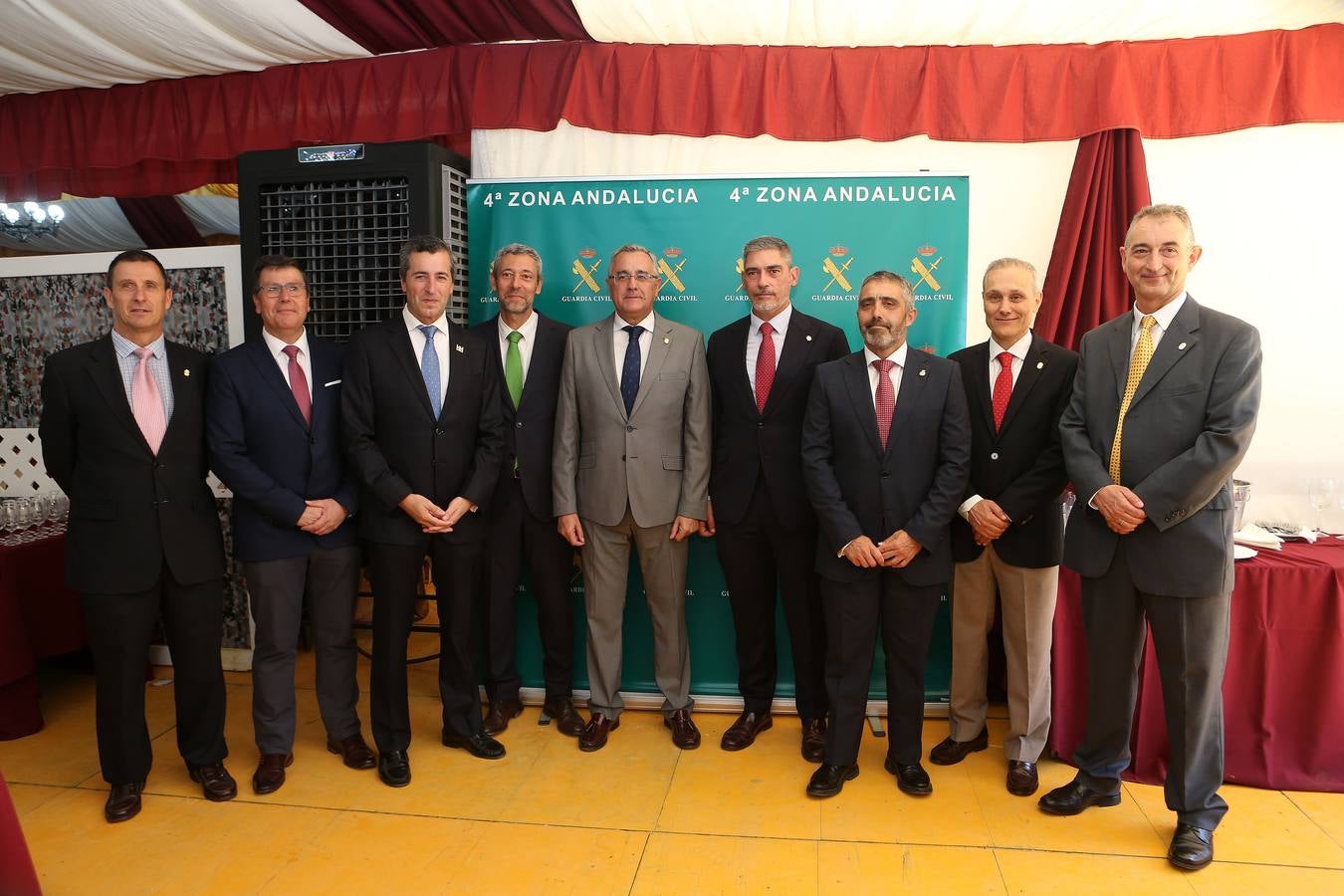 Francisco Lozano, Luis Martín Velasco, Julio Serrano Checa, Luis Ortega, Ramón Clemente Castrejón, Emilio Serrano, Pedro Herrera, Paulino Ramos Gómez, en la recepción de la Guardia Civil