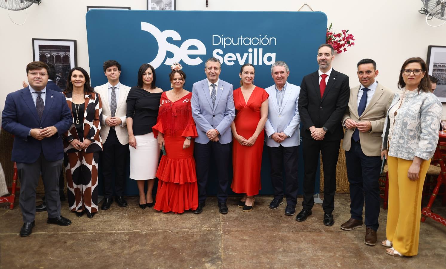 Recepción de la Diputación de Sevilla. Javier Fernández junto a los diputados provinciales