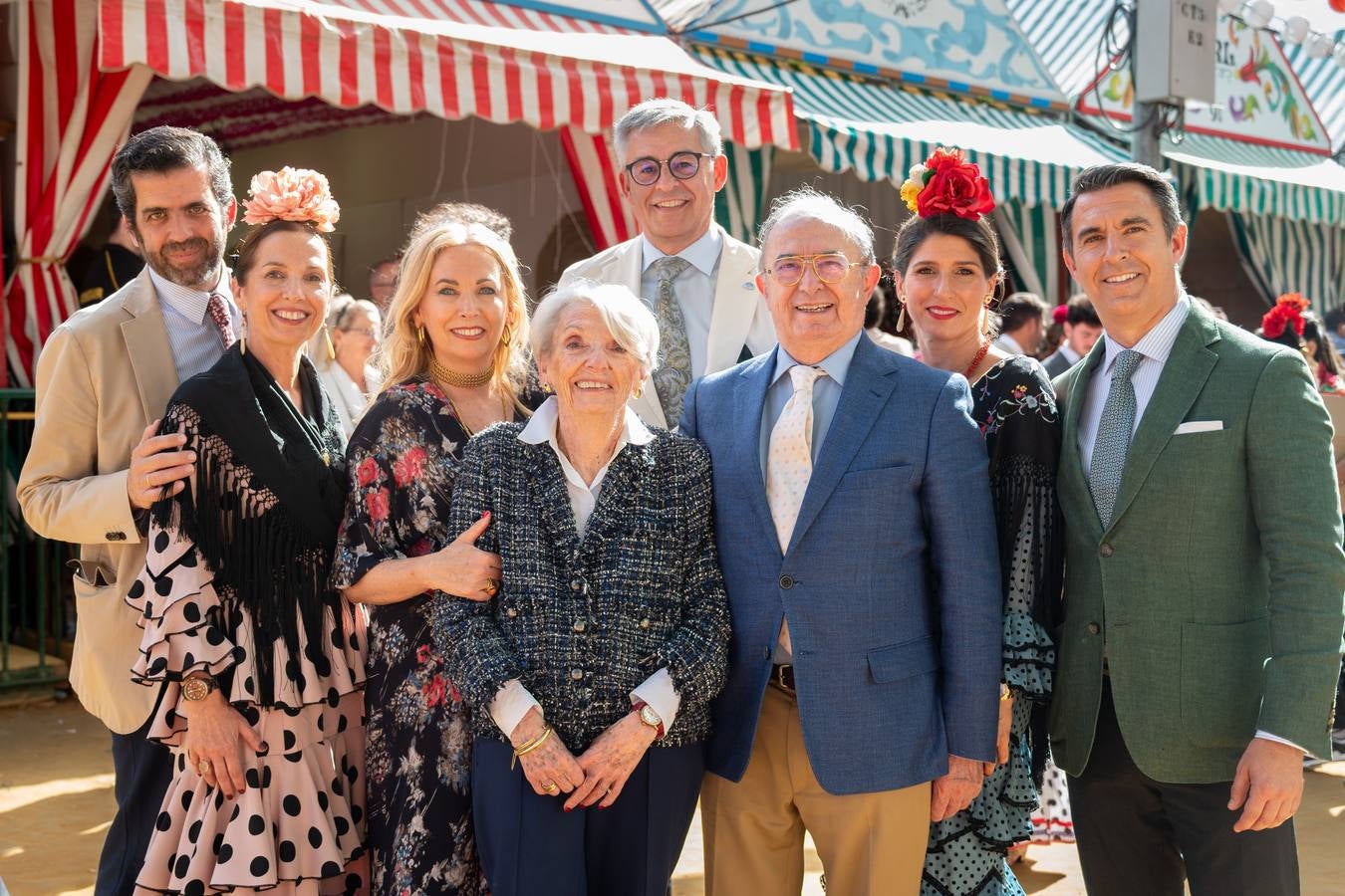 José Parejo, Mariola y Ana Burgos, Daniel Sánchez Cervera. Ana De-María, Antonio Burgos, Isabel Lozano y Antonio Burgos