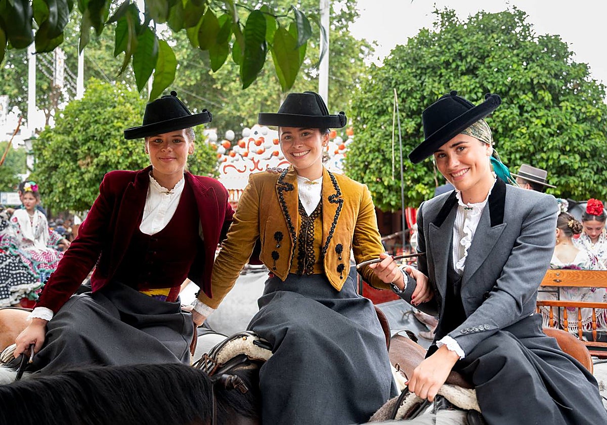 Ángela, Pepa y Mercedes Peinado