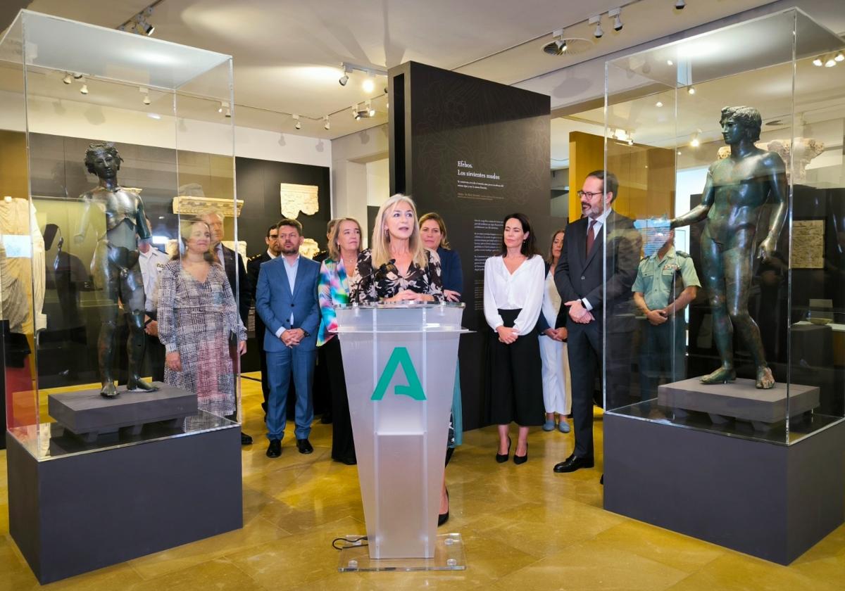 La consejera Patricia del Pozo, en la inauguración de la exhibición de los efebos en el Museo Arqueológico de Córdoba