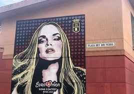 Dos Hermanas dedica un mural a Melody en su barrio para apoyar su participación en Eurovisión