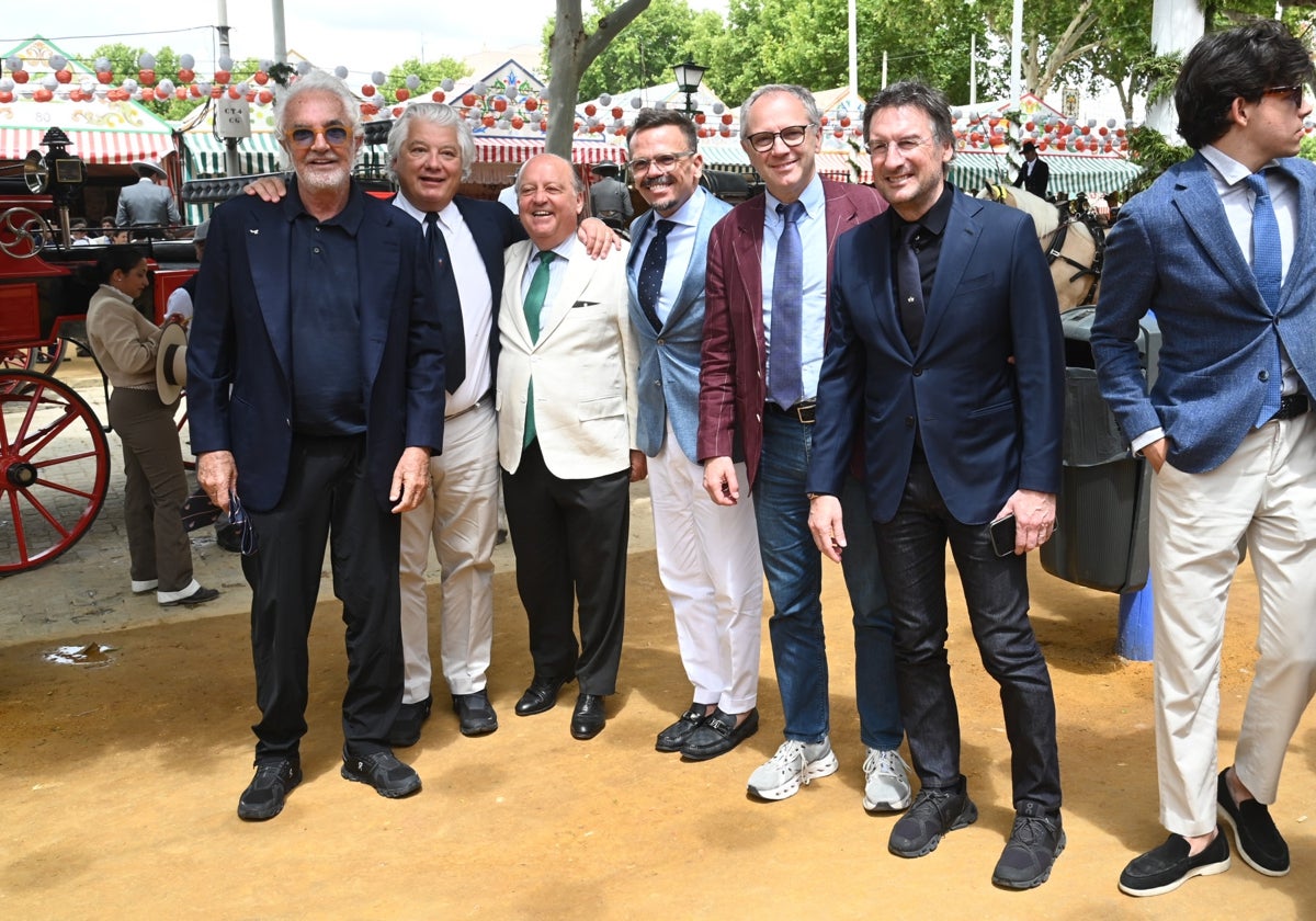 Flavio Briatore disfruta en la Feria de Abril como un sevillano más... y con María del Monte