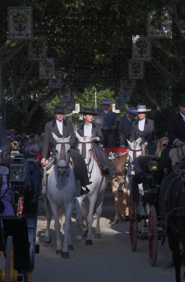 Ambiente en el real durante el viernes de feria
