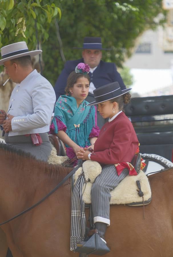 Ambiente en el real durante el viernes de feria