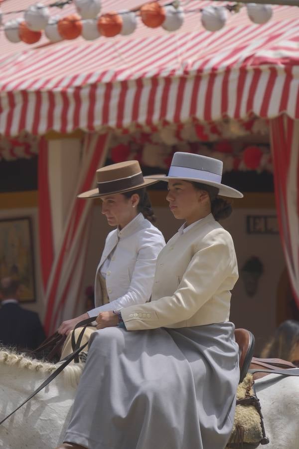 Ambiente en el real durante el viernes de feria