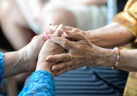 Geriatras de San Juan de Dios buscan patrones de longevidad extrema en los centenarios de Sevilla: «Ninguno está triste»