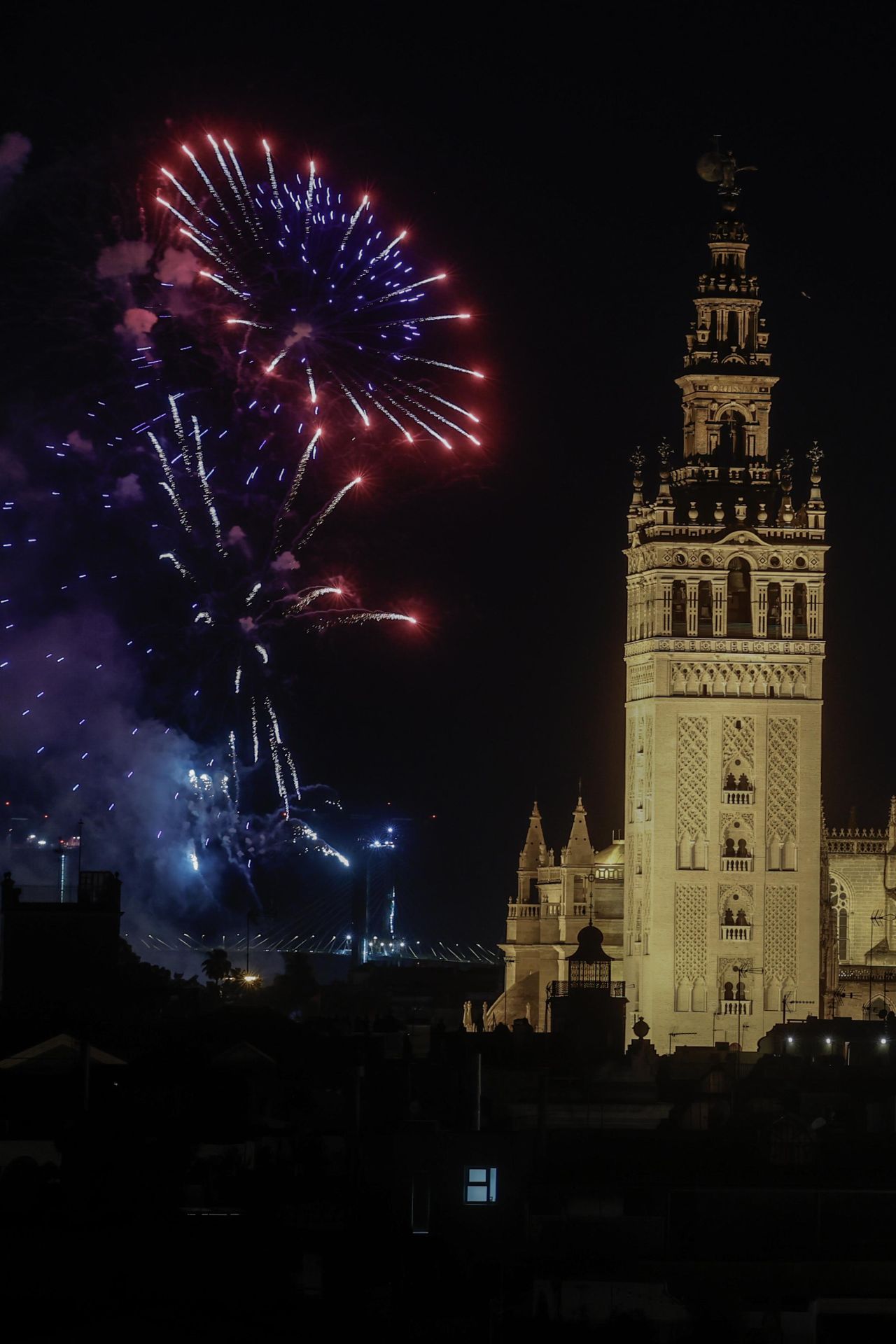 Fuegos artificiales para cerrar la Feria de Sevilla 2025