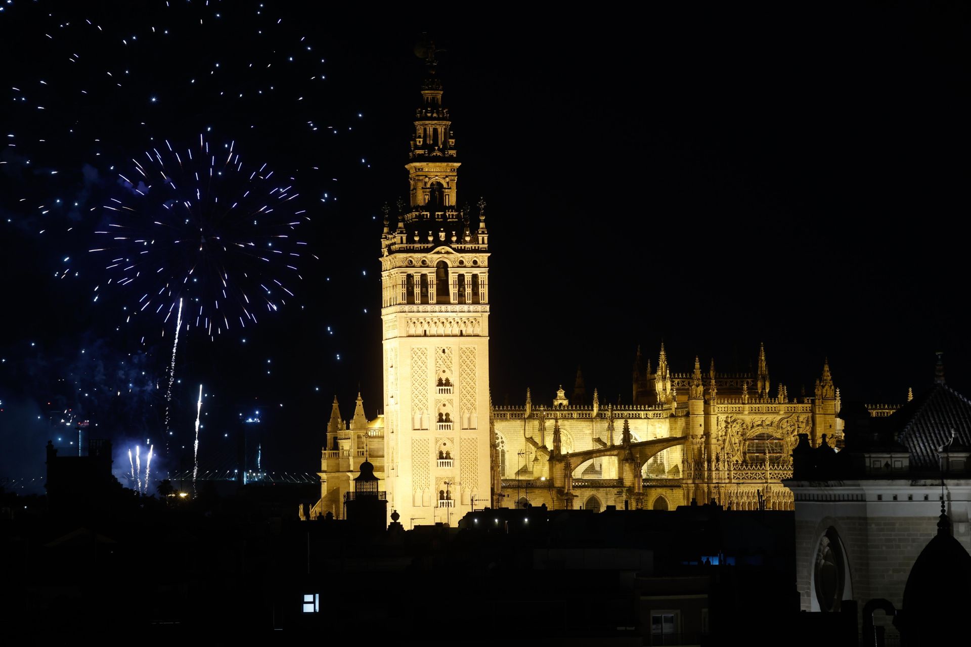 Fuegos artificiales para cerrar la Feria de Sevilla 2025