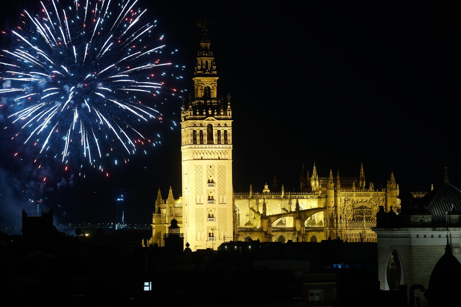 Fuegos artificiales para cerrar la Feria de Sevilla 2025