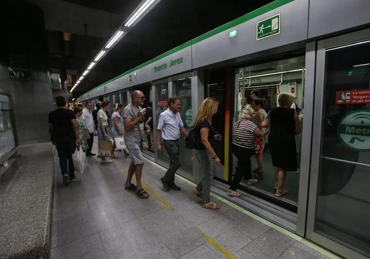 El suceso ha ocurrido en la estación de la puerta de Jerez