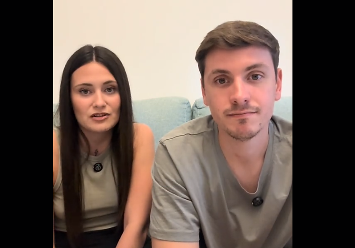La pareja de influencers en uno de los momentos del vídeo