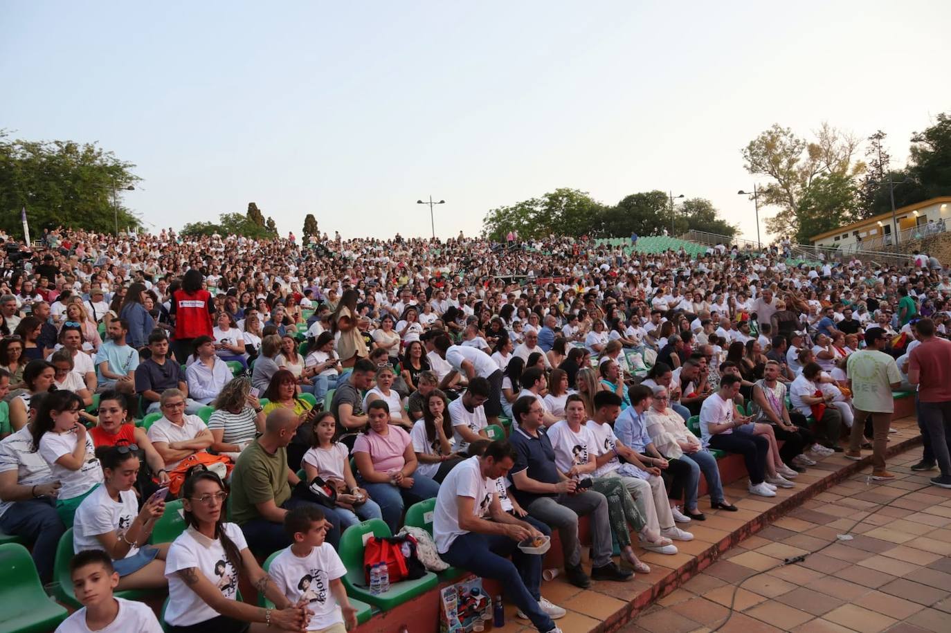 Numeroso público en el Auditorio Municipal 'Los del Río' donde se está retransmitiendo la gala de Eurovisión