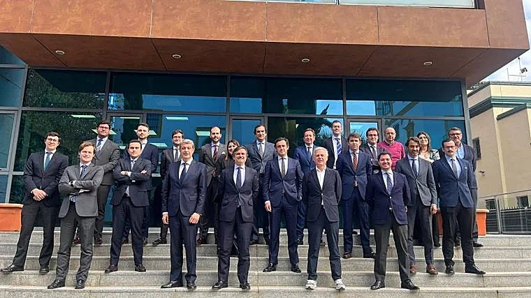 Foto de familia de Lébeq tras la incorporación a la firma internacional RSM