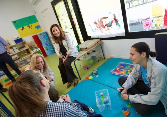 La consejera María del Carmen Castillo visita las instalaciones del colegio público Padre Manjón