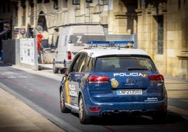 La Policía Nacional libera en Sevilla, Barcelona, Alicante y Vizcaya a 23 mujeres explotadas laboralmente en talleres de manicura