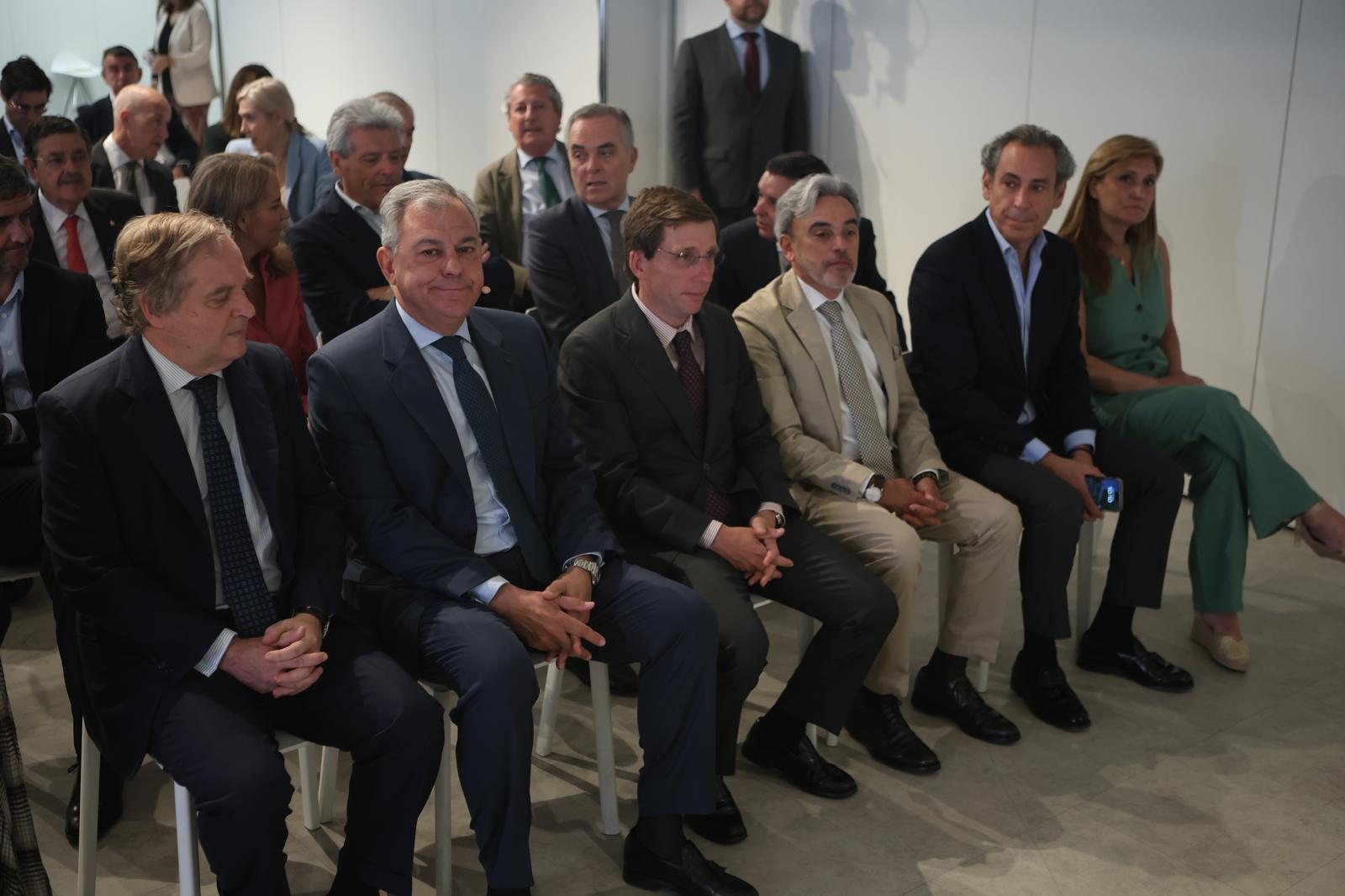 Ignacio Ybarra, José Luis Sanz, José Luis Martínez-Almeida, Manuel Contreras, Manuel Mirat y Ana Delgado