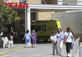 Salud contratará a 7.433 personas para cubrir las vacantes en verano en Sevilla