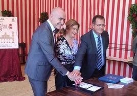 Leire Díez, la 'fontanera' del PSOE de la que el partido reniega, vivió una Feria de Sevilla con el exalcalde Antonio Muñoz