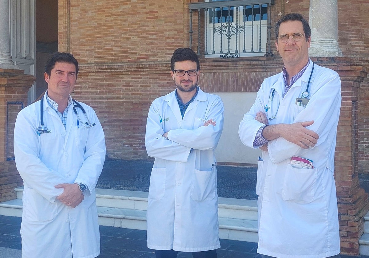 Los doctores Javier Quintana, José Carlos Corona y Miguel Genebat