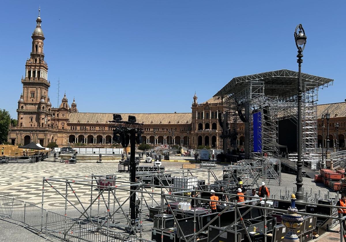Montaje en la Plaza de España de Icónica, que este viernes empieza su quinta edición