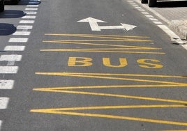 El Ayuntamiento de Sevilla lo confirma: esta es la multa que te pondrán si circulas por el carril bus