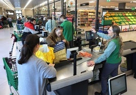 Mercadona busca repartidores en Sevilla: sueldos de hasta 2.280 euros y contrato indefinido