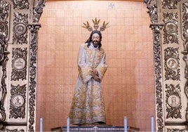 Las imágenes del Señor del Silencio presidiendo San Juan de la Palma