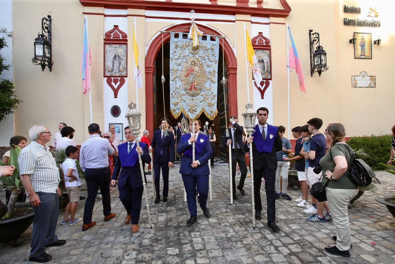 Procesión de María Auxiliadora de los Salesianos de la Trinidad