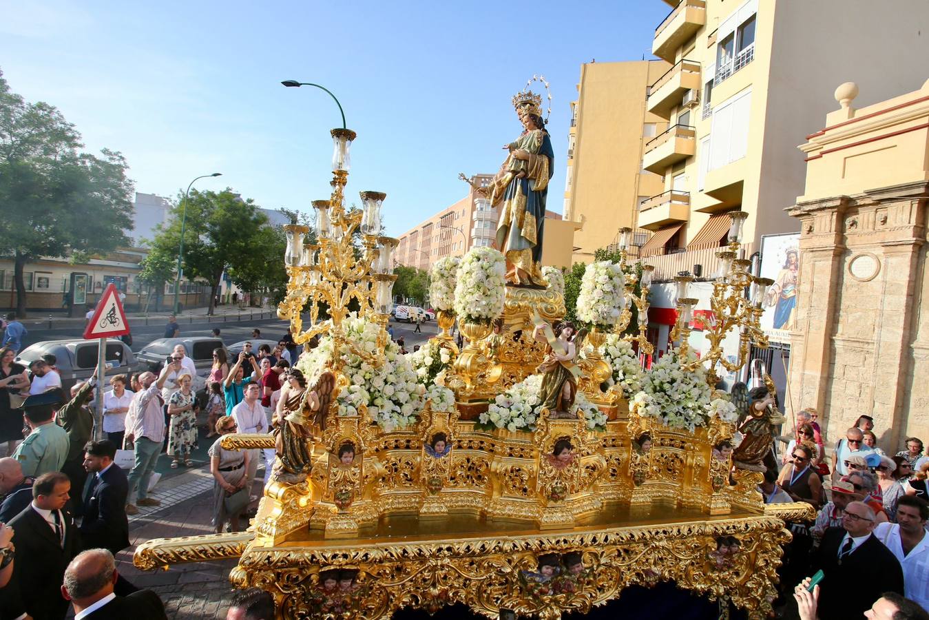 Procesión de María Auxiliadora de los Salesianos de la Trinidad