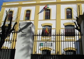 Los padres del colegio Borbolla reclaman soluciones a las altas temperaturas del centro: «Se pueden alcanzar los 30 grados en el aula»