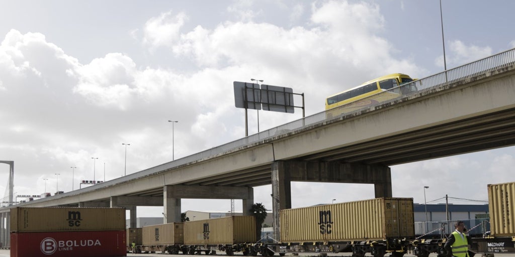 Adjudican por 8,7 millones la instalación del control de tráfico del nuevo acceso ferroviario al puerto de sevilla