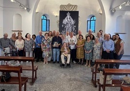 Los del Río inauguran la actividad 'Algo que contar' con mayores de la hermandad de Valme de Dos Hermanas