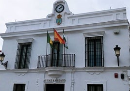 Fachada principal del Ayuntamiento de El Ronquillo