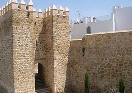 Patrimonio aprueba la reurbanización del entorno del Arco de la Rosa de la muralla de Marchena