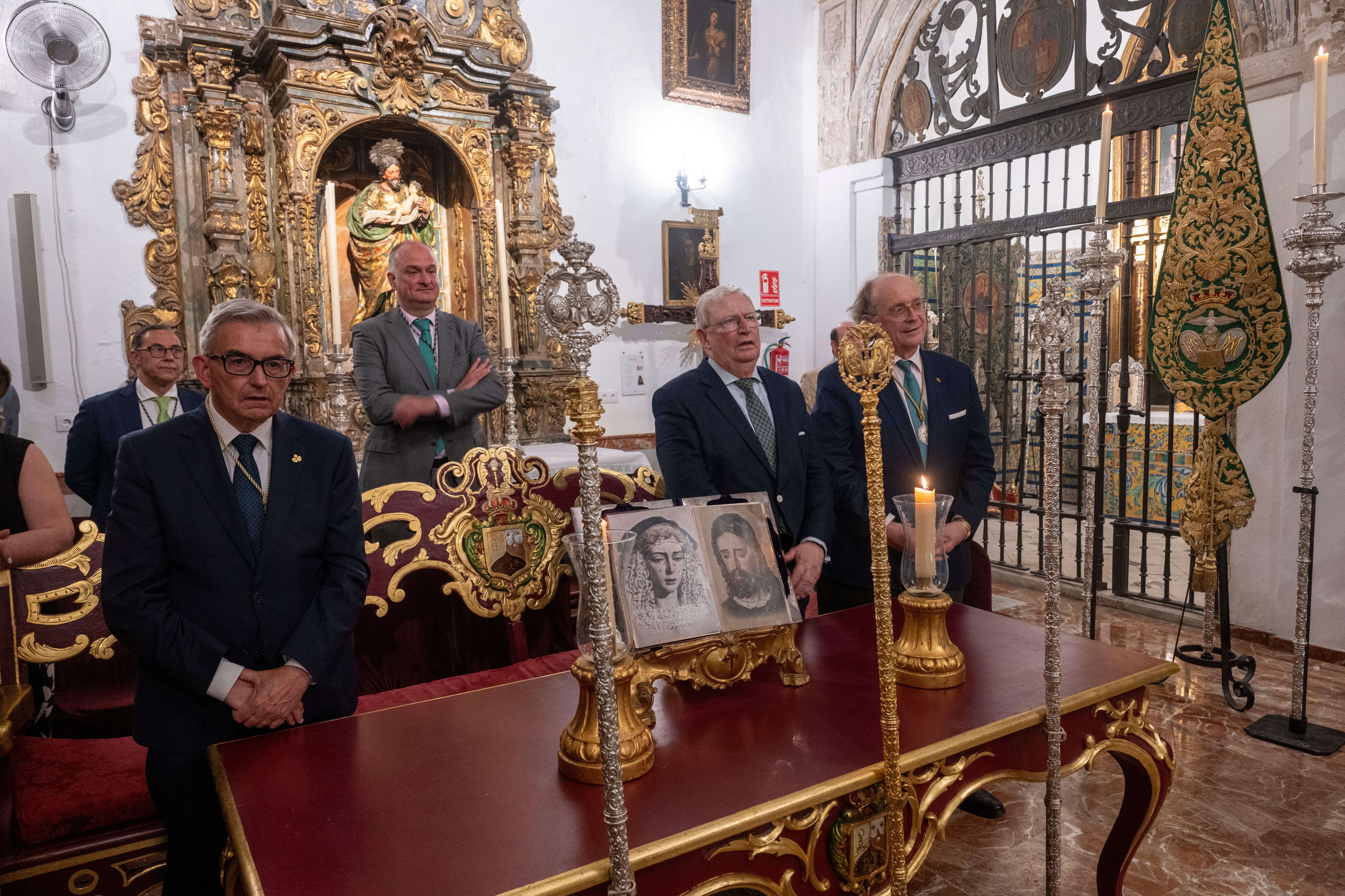 Imposición y bendición de la medalla de la ciudad a la Virgen del Rocío