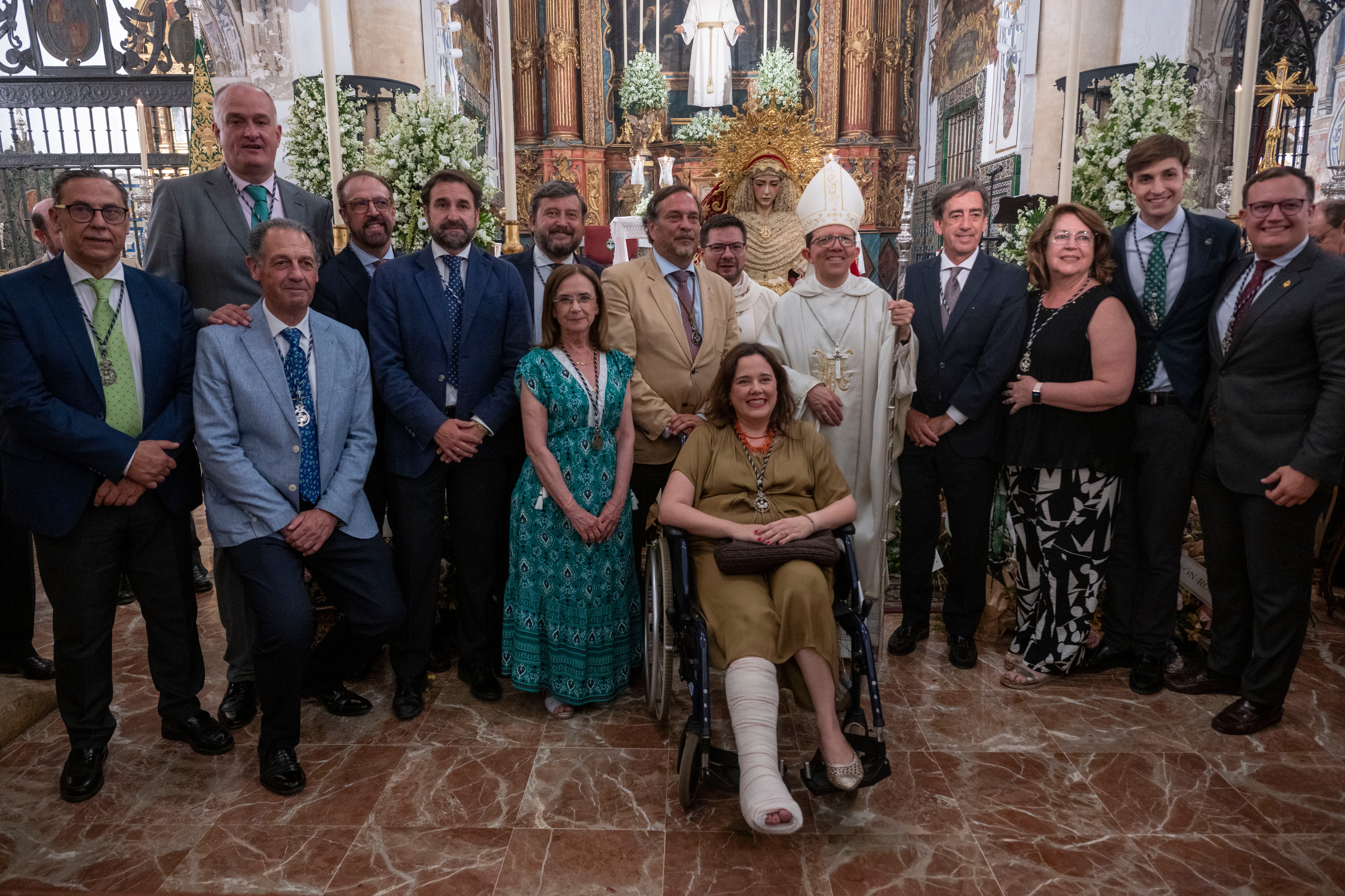 Imposición y bendición de la medalla de la ciudad a la Virgen del Rocío